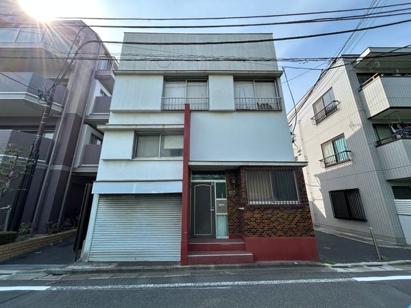 前面道路含む外観