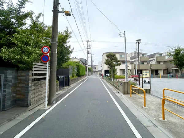 南側前面道路