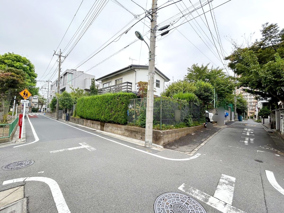 前面道路含む外観