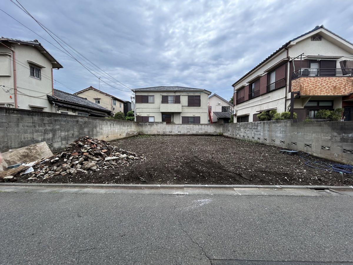 前面道路含む外観