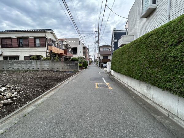 前面道路含む外観