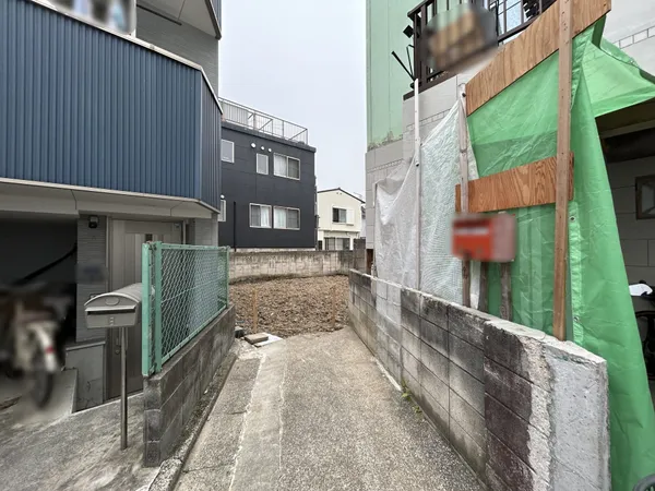 現地
