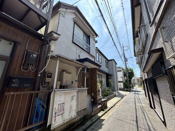 前面道路含む外観