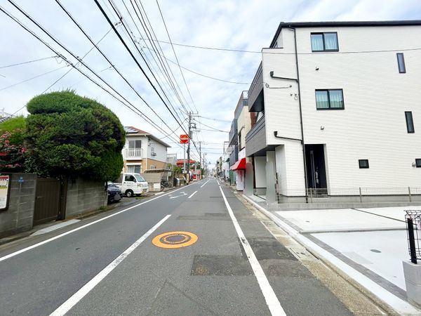 大田区西六郷2丁目新築戸建 2号棟 前面道路含む外観
