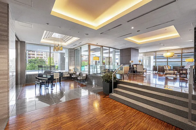 シンフォニーラウンジ（２階）