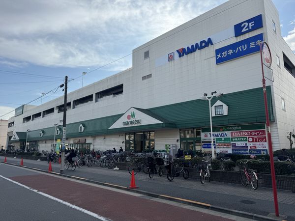 レック東多摩川スカイハイツ 3号館 マルエツ新糀谷店(約400m) レック東多摩川スカイハイツ 3号館 マルエツ新糀谷店(約400m)