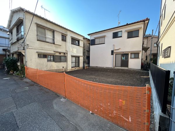 前面道路含む外観
