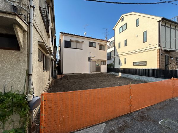 前面道路含む外観
