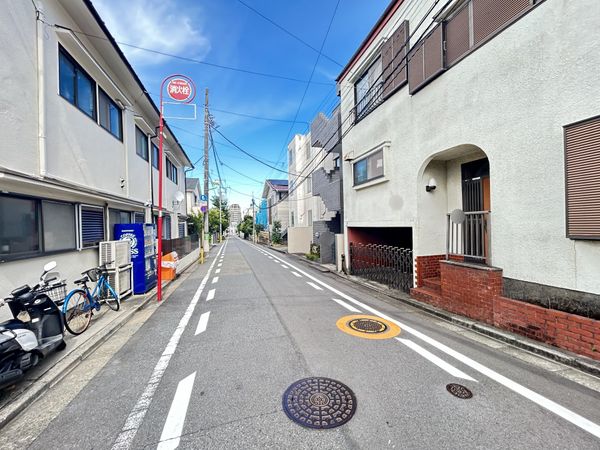 前面道路含む外観