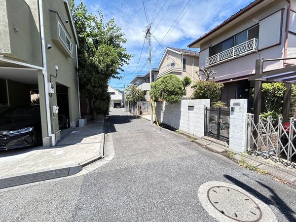 前面道路含む外観