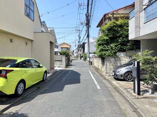 前面道路含む外観