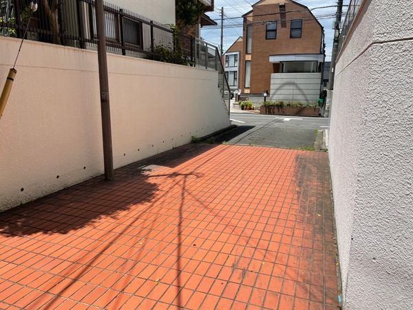 世田谷区桜新町1丁目戸建 前面道路含む外観 世田谷区桜新町1丁目戸建 前面道路含む外観