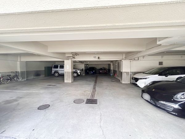 豊栄平町マンション 駐車場