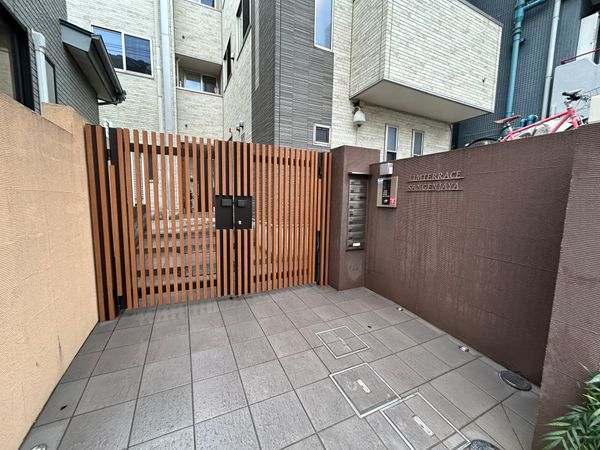 リムテラス三軒茶屋 庭 リムテラス三軒茶屋 庭