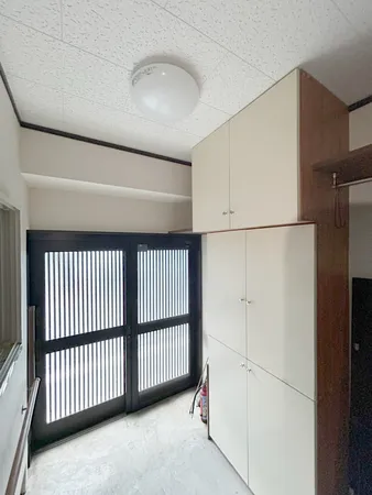 1階 玄関