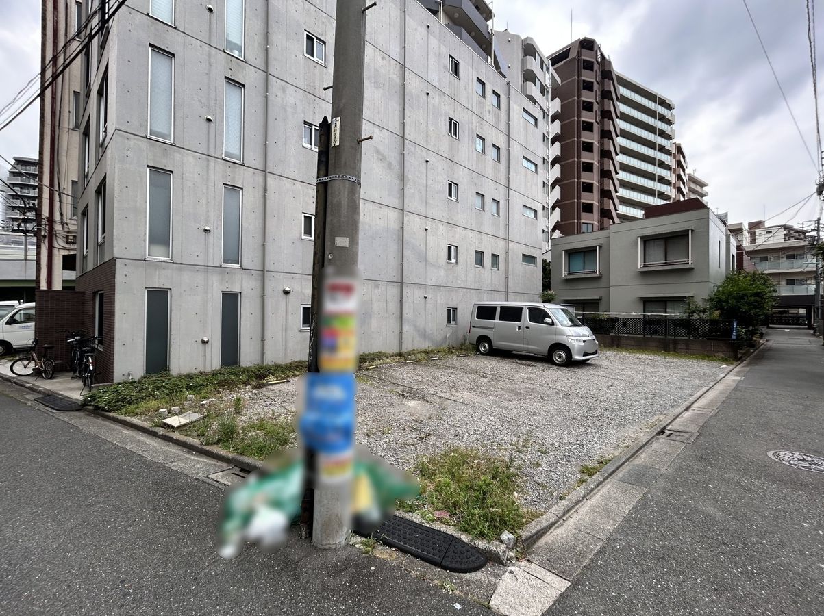 前面道路含む外観