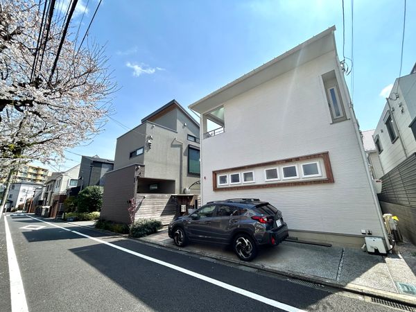 大田区北千束1丁目古家付き土地 前面道路含む外観 大田区北千束1丁目古家付き土地 前面道路含む外観