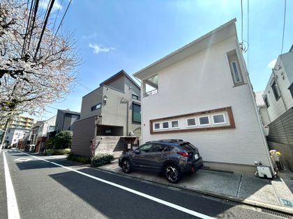 大田区北千束1丁目古家付き土地 前面道路含む外観