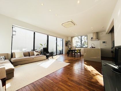 世田谷区用賀2丁目戸建 リビング