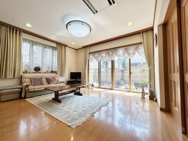 世田谷区奥沢3丁目戸建 リビング