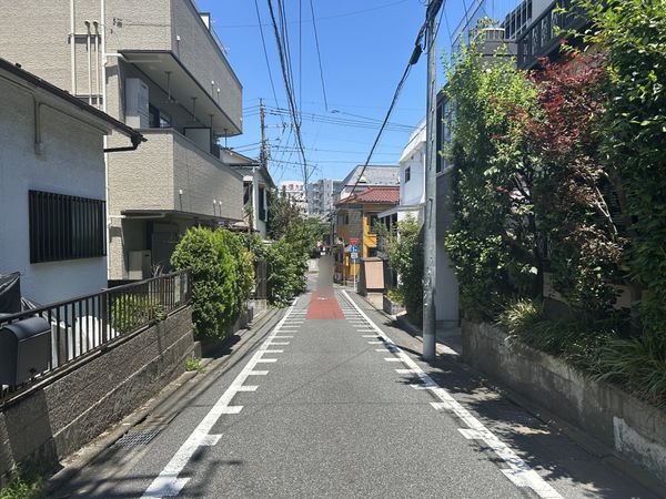 前面道路含む外観
