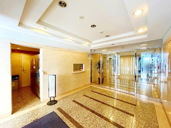 ウィン麻布十番ハラビル エントランス