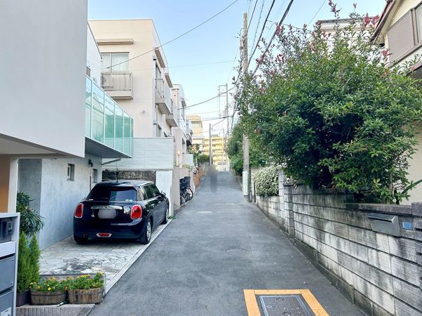 前面道路含む外観