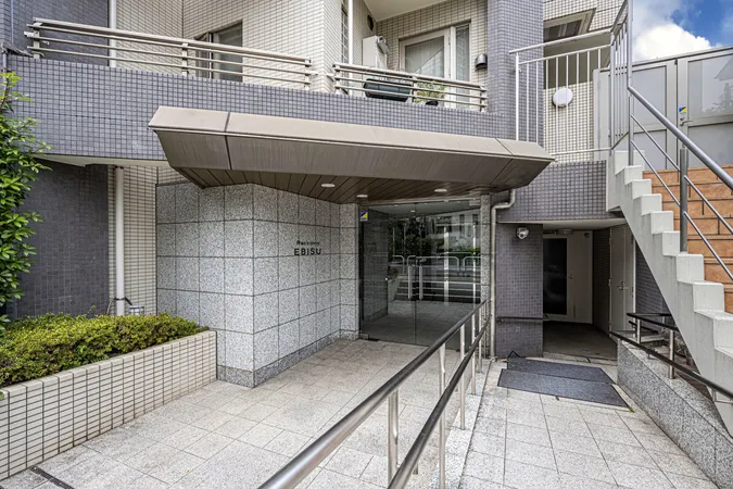 バリアフリー対応のスロープもございます。