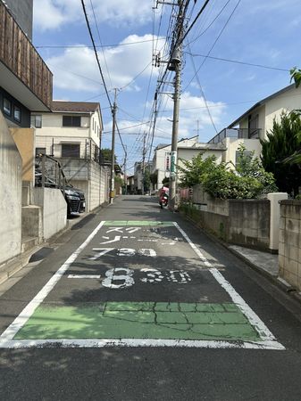 さいたま市緑区太田窪1丁目 前面道路含む外観 前面道路含む外観