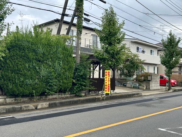 前面道路含む外観