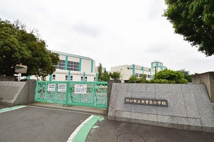 木曽呂小学校（約300ｍ）