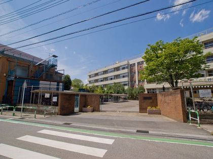 川口市立神根中学校（約1840ｍ）