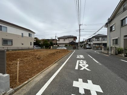 前面道路含む外観