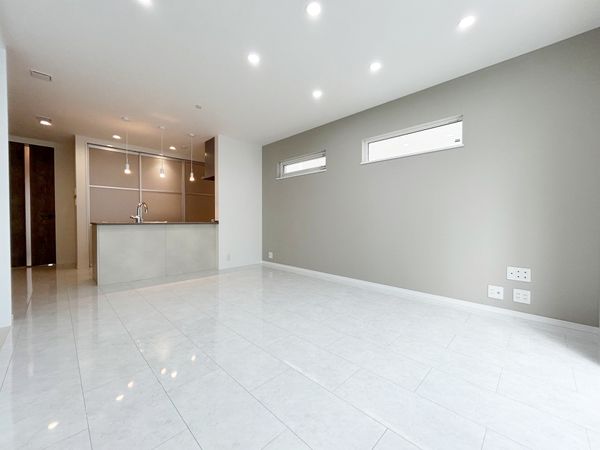 さいたま市緑区松木2丁目 1号棟 リビング