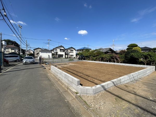 さいたま市緑区大字三室 新築戸建 前面道路含む外観