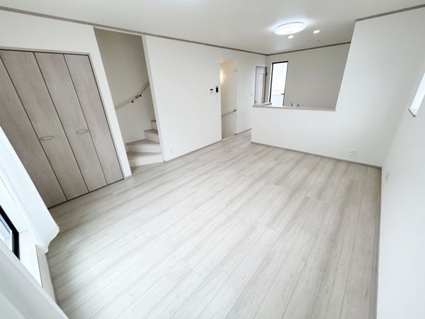 さいたま市緑区東浦和6丁目 リビング さいたま市緑区東浦和6丁目 リビング