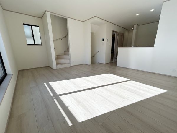 さいたま市緑区東浦和7丁目 リビング さいたま市緑区東浦和7丁目 リビング