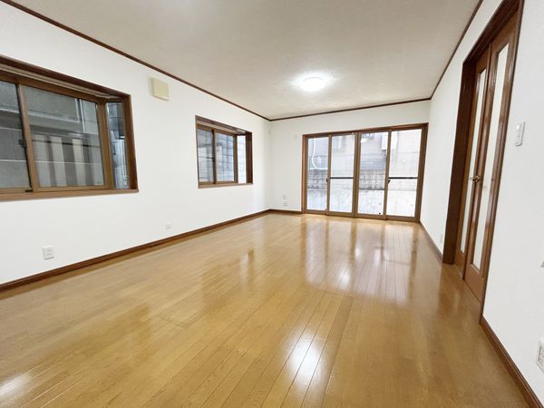 さいたま市緑区大字大牧 リビング