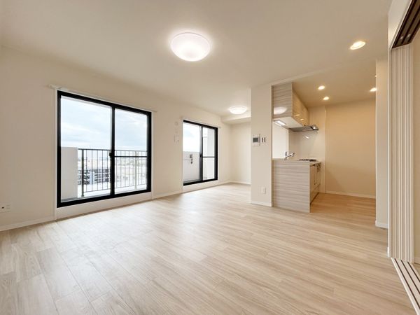 ロイヤルシャトー浦和常盤 リビング