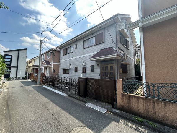 前面道路含む外観