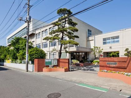 戸塚中学校（約930ｍ）