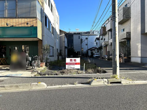 北浦和駅より徒歩9分、浦高通りに面した本物件は駅からのアクセスに加え、視認性にも良好です。住宅用地だけでなく、店舗や事務所等幅広くご検討頂ける物件です。