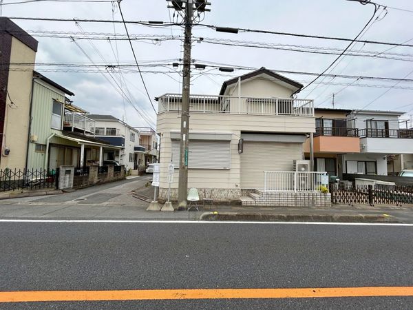 前面道路含む外観
