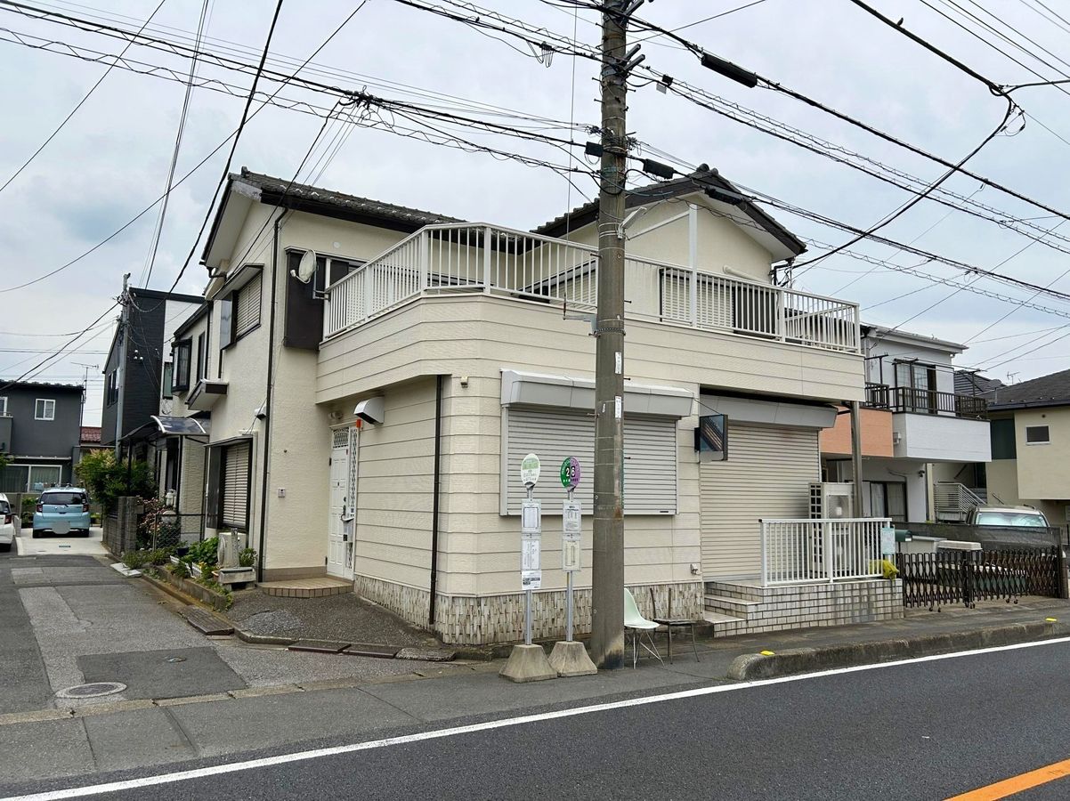 前面道路含む外観