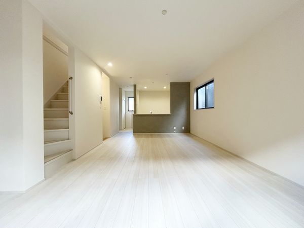 川口市本蓮2丁目 リビング