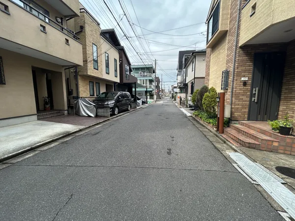 前面道路（西側5.6ｍ公道）