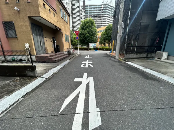 前面道路（西側5.6ｍ公道）