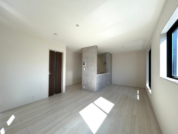 川口市戸塚東2丁目 1号棟 リビング