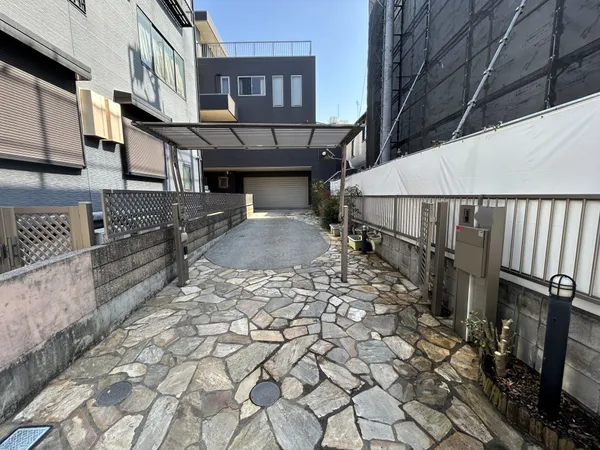 玄関前アプローチ