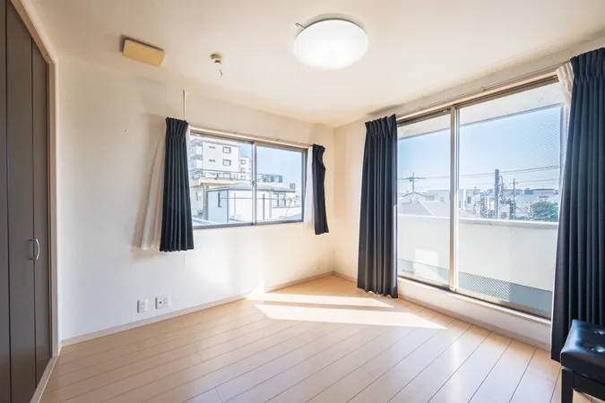 3階洋室　約7.7帖